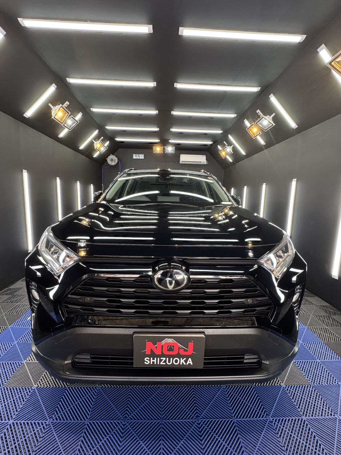 研磨でキズ・くすみ・シミを除去｜セラミックコーティング＋撥水層施工