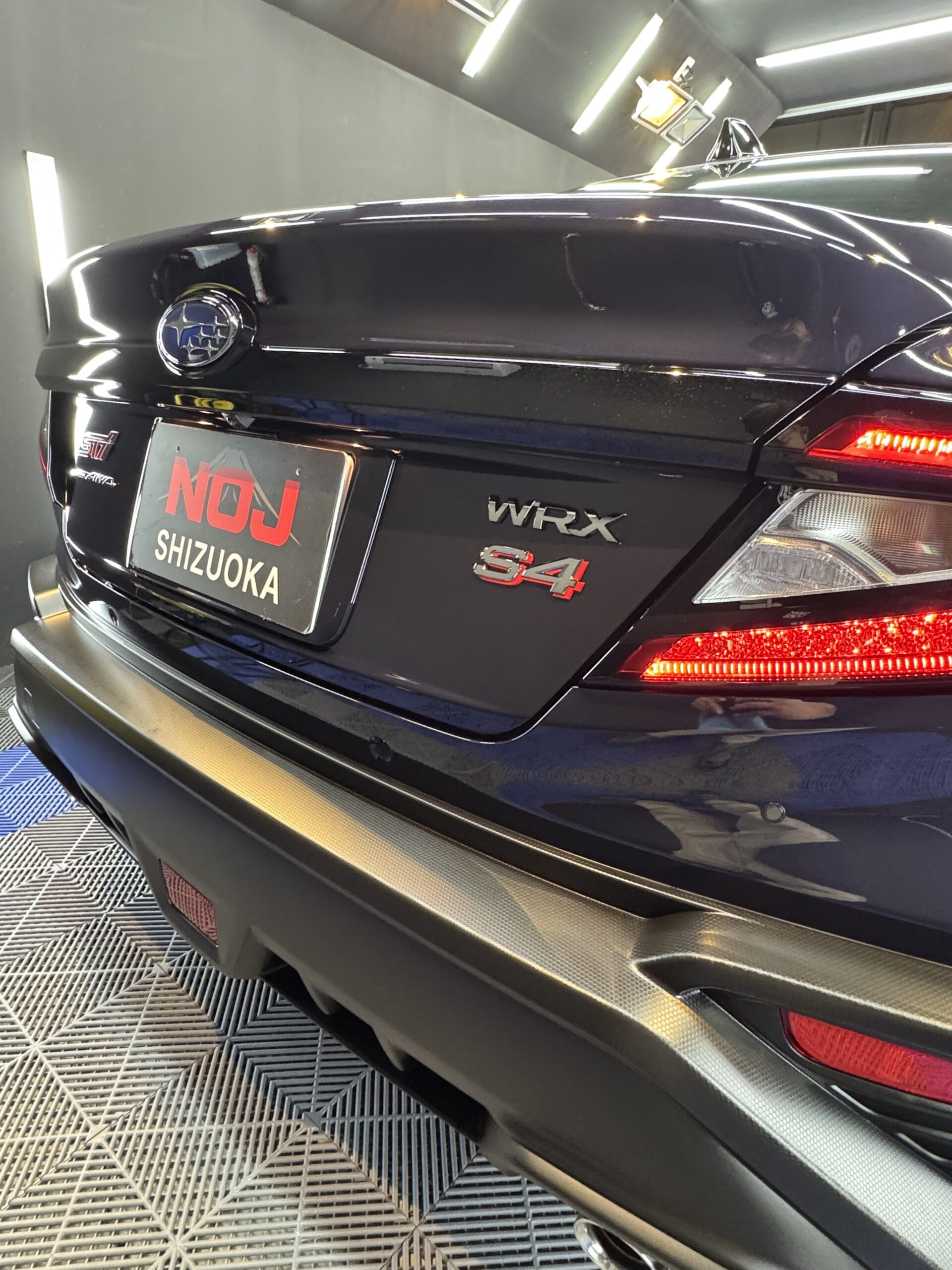 WRX S4にロイヤルコーティング3層施工！納車前からご相談いただきました
